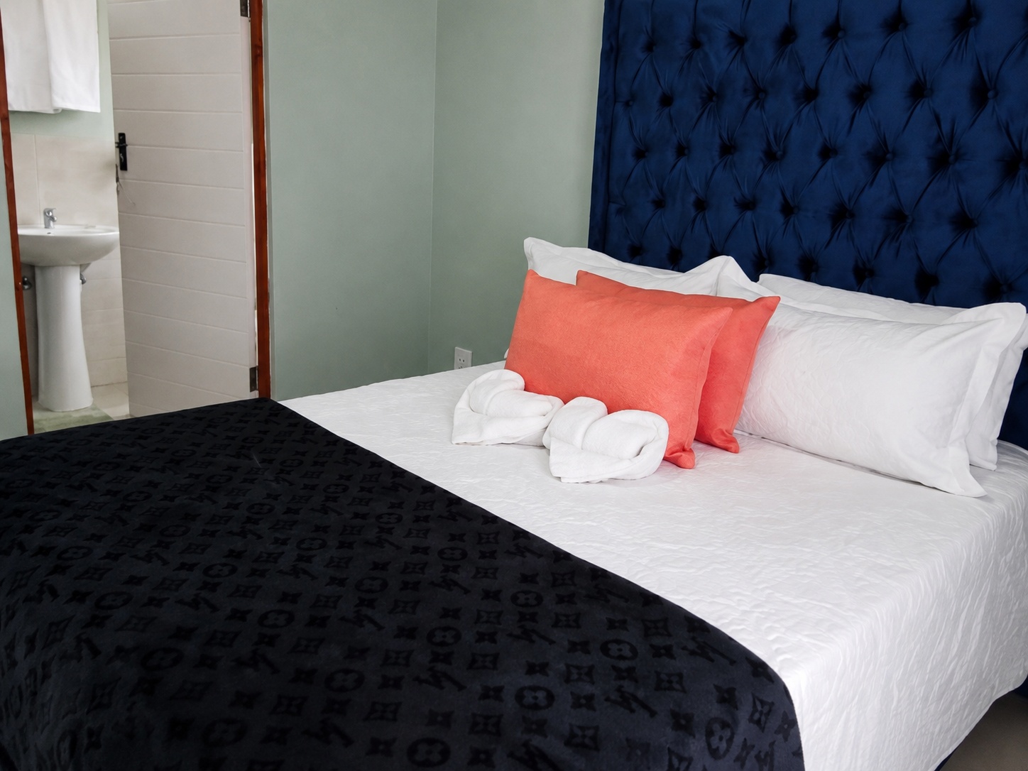 Bossi Lodge bedroom