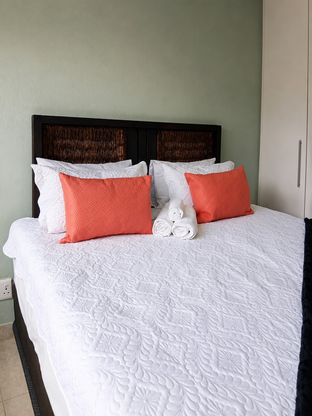 Bossi Lodge double bedroom